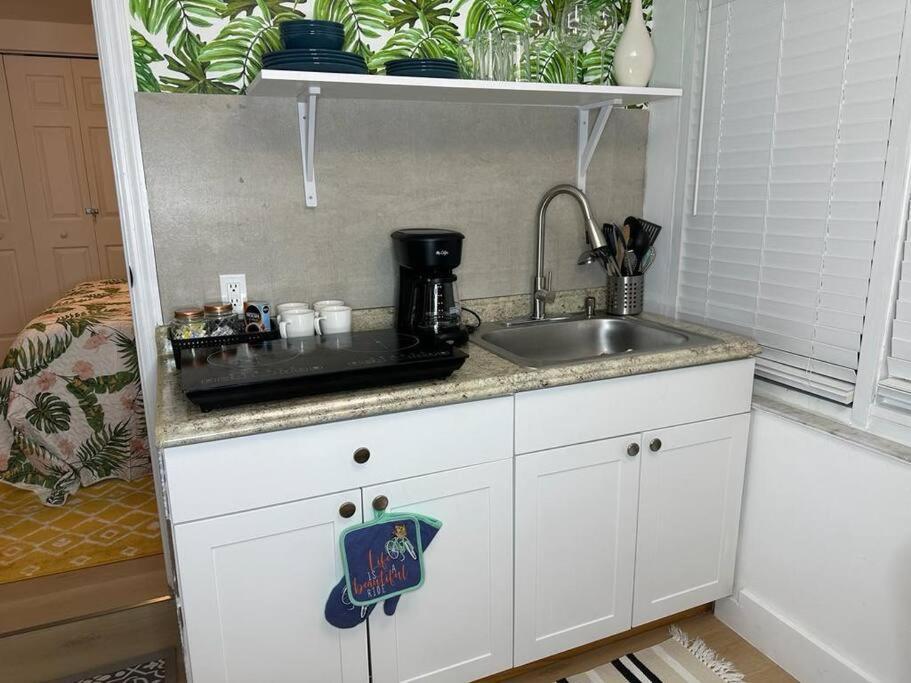 Apartament Sleeps 3, Casa Tropical In Miami Zewnętrze zdjęcie