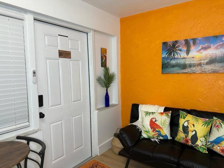 Apartament Sleeps 3, Casa Tropical In Miami Zewnętrze zdjęcie